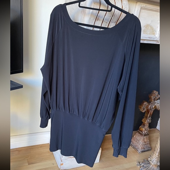 Source Unknown Tops - REVERSIBLE V-Neck/Scoop PERFECT For Those Days One Feels Pudgy! Forgiving, Black